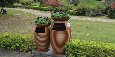 玻璃鋼花盆式垃圾桶景區擺放圖