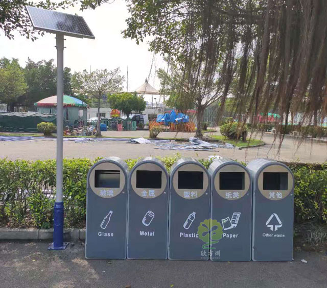 新款多分類果皮箱垃圾分類收集容器太陽能供電，智能滿溢功能通過平臺遠(yuǎn)程終端提醒